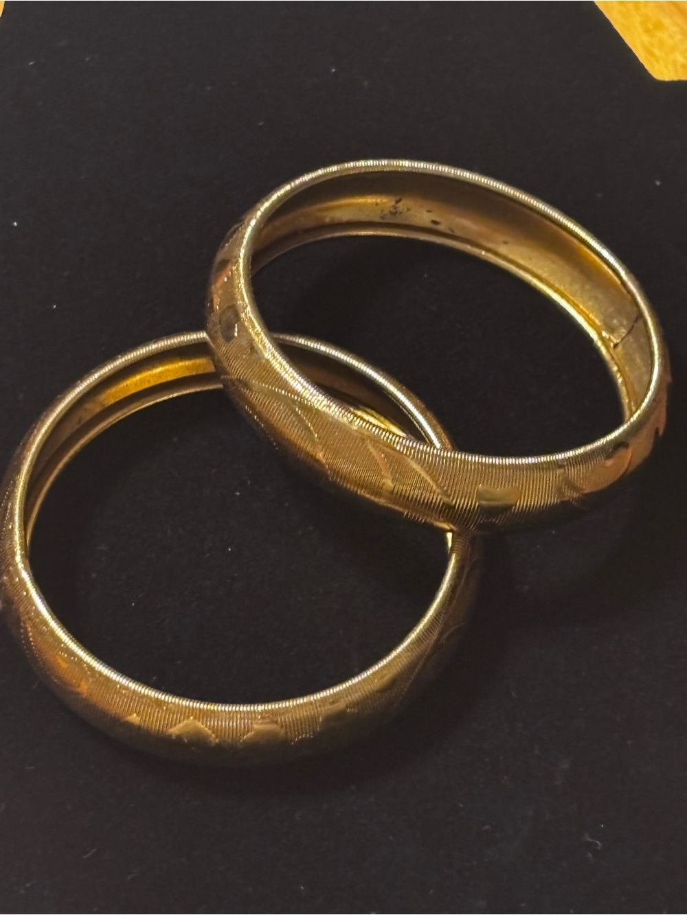Vintage Gold-Tone Floral Etched Textured Bangle‎ Bracelets Matching Bracelets
